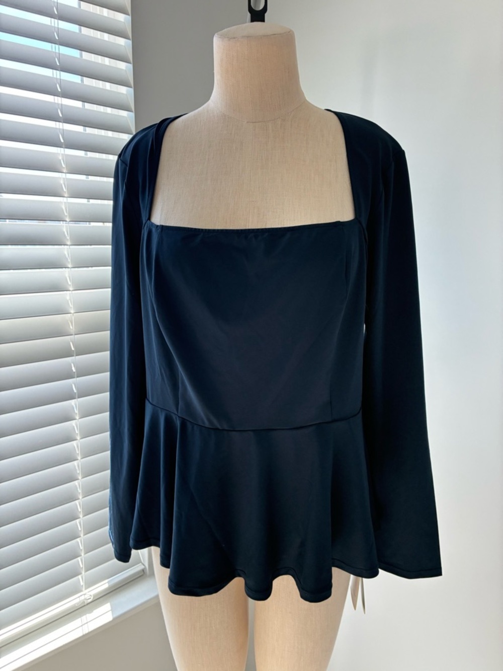 NWT Halara Women's Navy Square Neck Long Sleeve Peplum Top